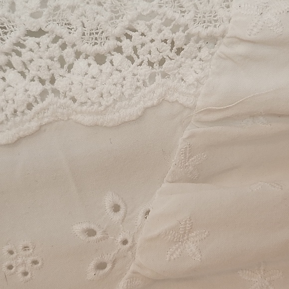 Torrid Size 3 White Flowy Blouse - Picture 3 of 5